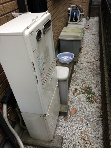給湯暖房給湯器・据置台取付工事　東京都小金井市　RVD-E2401SAW2-1A-set