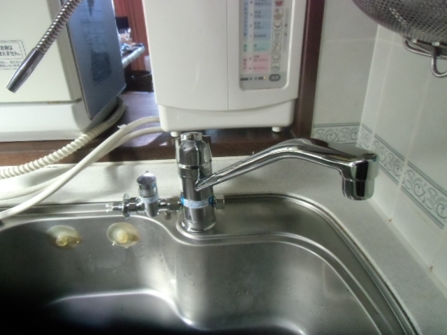 水栓取替工事（給水・給湯接続加工・浄水器撤去共）　東京都墨田区　SF-HB420SYXBV