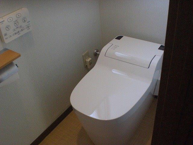 トイレ取替工事（床CF/壁紙クロス張替え共）　長野県須坂市　XCH1101RWS-sale