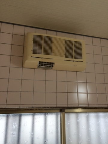 浴室換気暖房乾燥機取替工事（開口含む）　東京都八王子市　TYR621