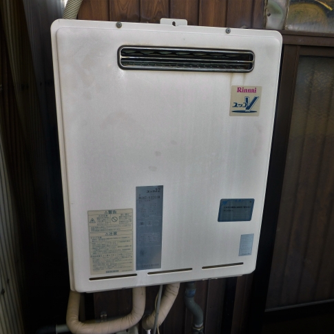 ガス給湯器取替工事　和歌山県和歌山市　RUXC-E3200W-13A