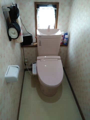 トイレ交換工事　東京都東久留米市　YBC-110STU-YDT-5800BL-LR8