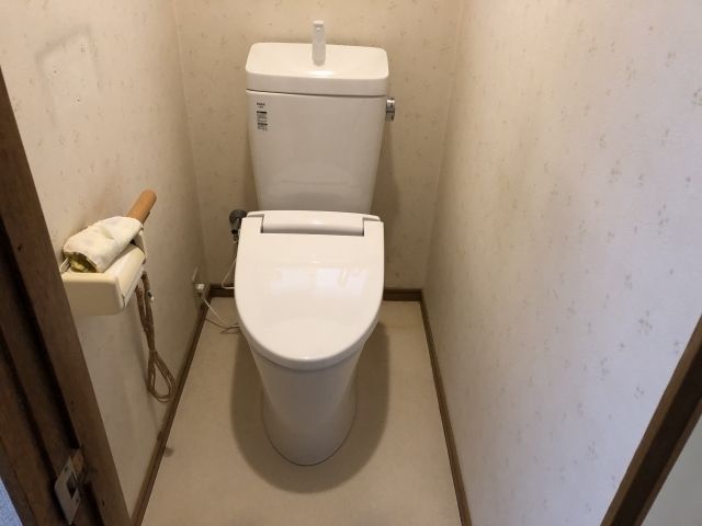 トイレ交換工事　大阪府豊中市　BC-ZA10AH-DT-ZA180AH-BW1
